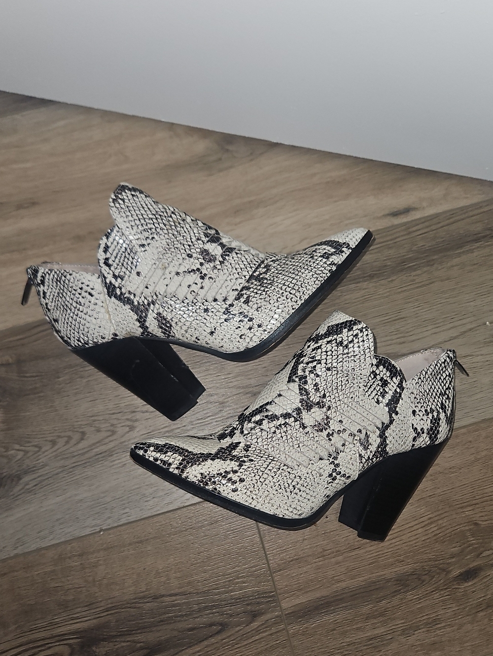 Snake-Print Pointed Toe Heeled Booties - White/Black